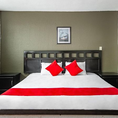 Hotel Halley Леон Екстер'єр фото