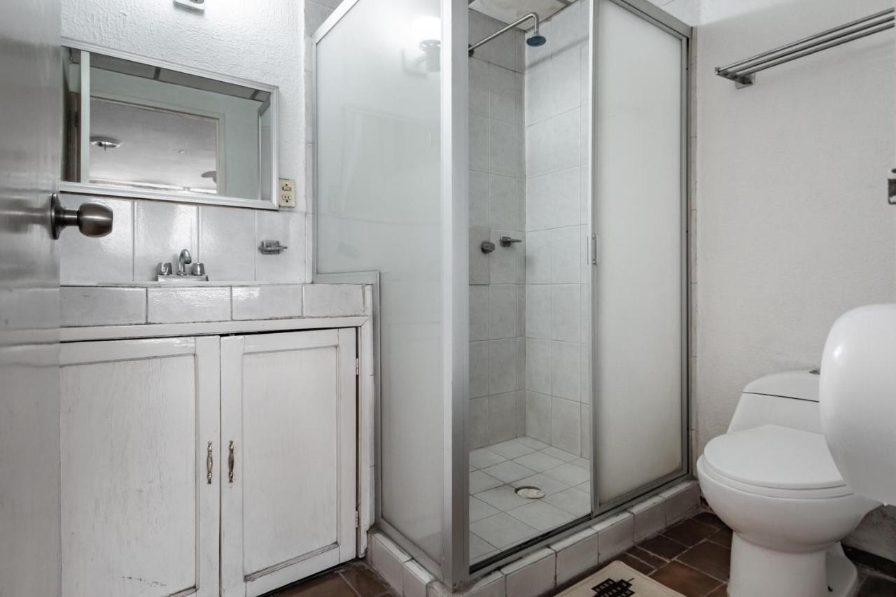 Hotel Halley Леон Екстер'єр фото
