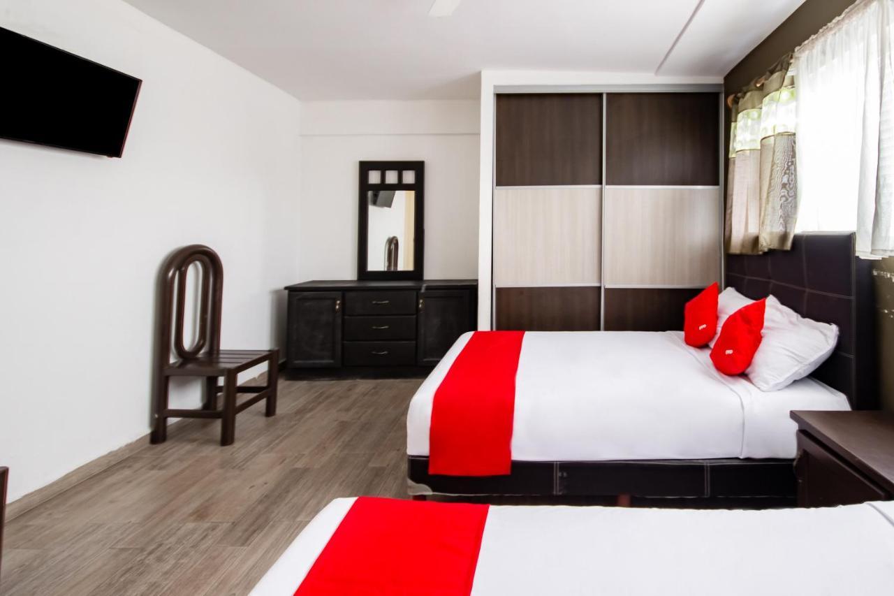 Hotel Halley Леон Екстер'єр фото