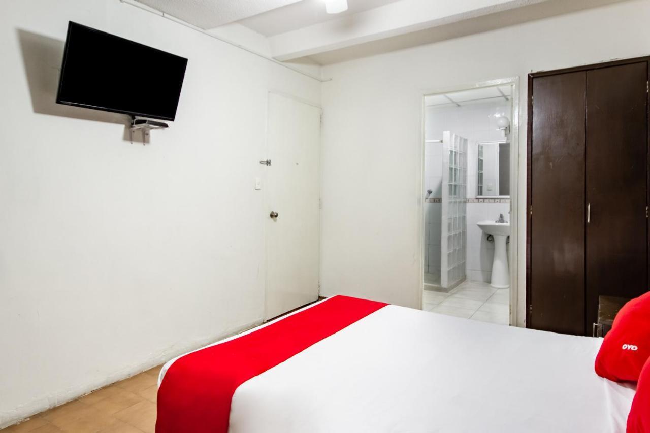 Hotel Halley Леон Екстер'єр фото