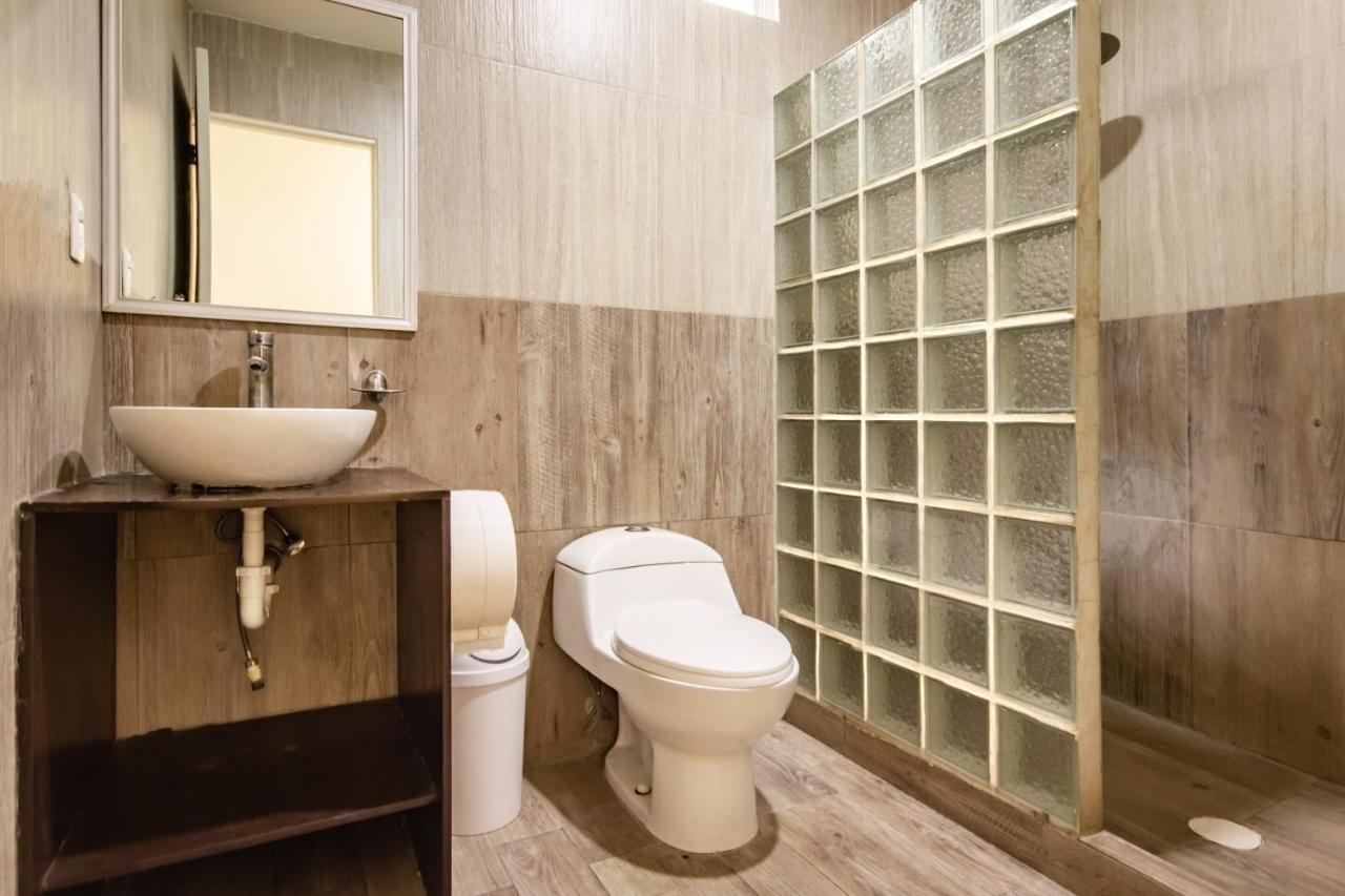 Hotel Halley Леон Екстер'єр фото