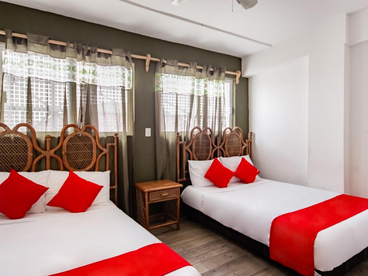 Hotel Halley Леон Екстер'єр фото