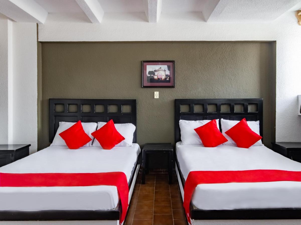 Hotel Halley Леон Екстер'єр фото