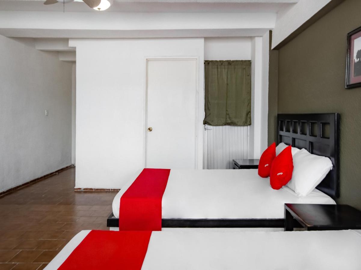 Hotel Halley Леон Екстер'єр фото