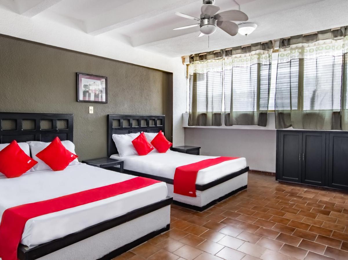 Hotel Halley Леон Екстер'єр фото