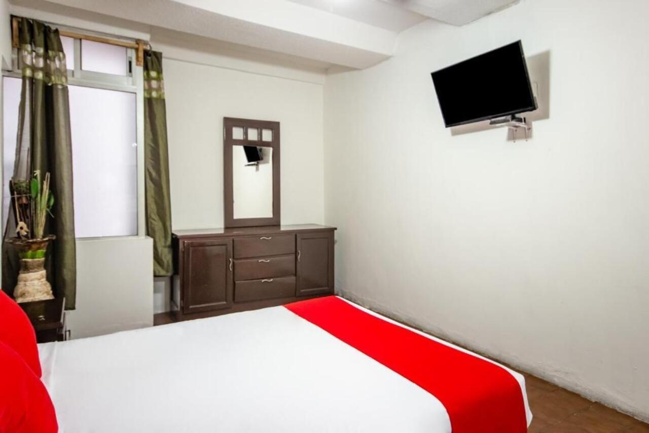 Hotel Halley Леон Екстер'єр фото