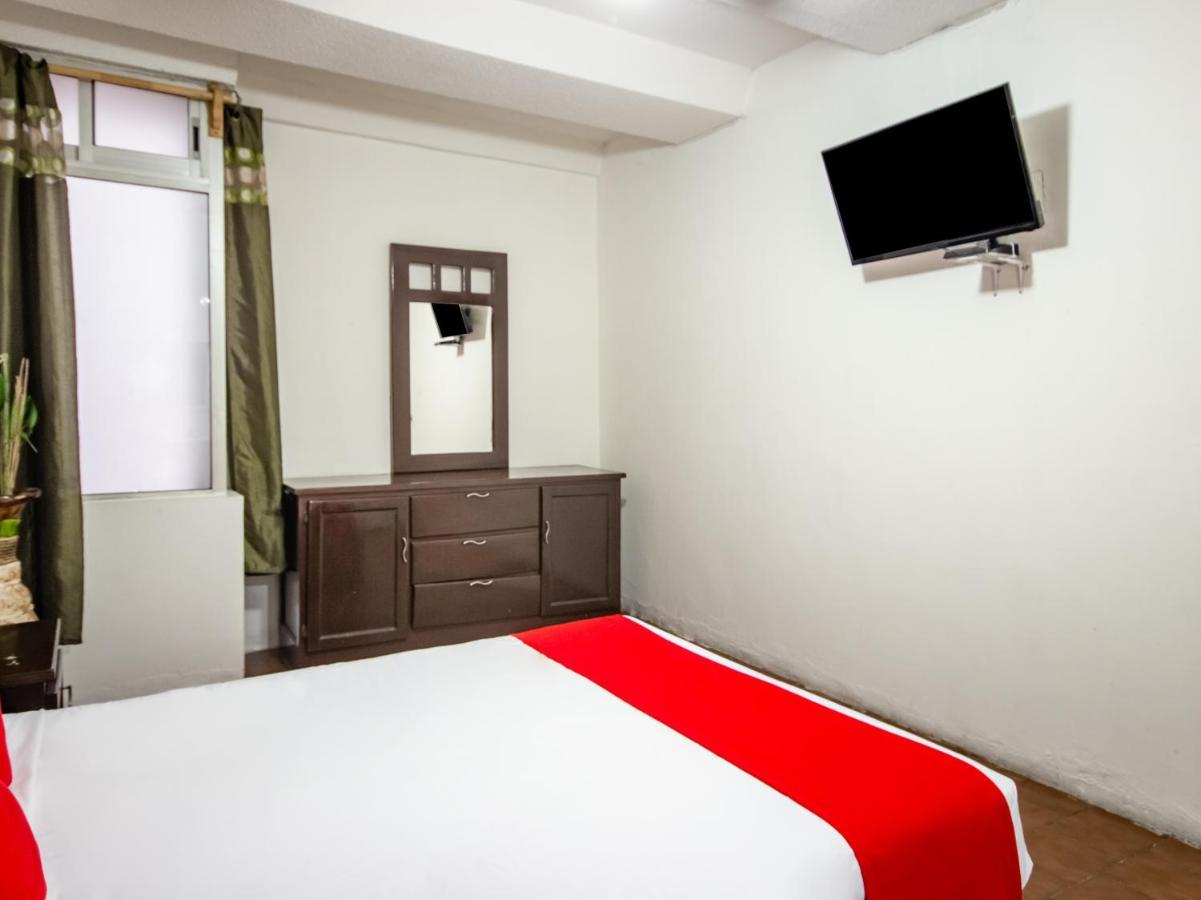 Hotel Halley Леон Екстер'єр фото