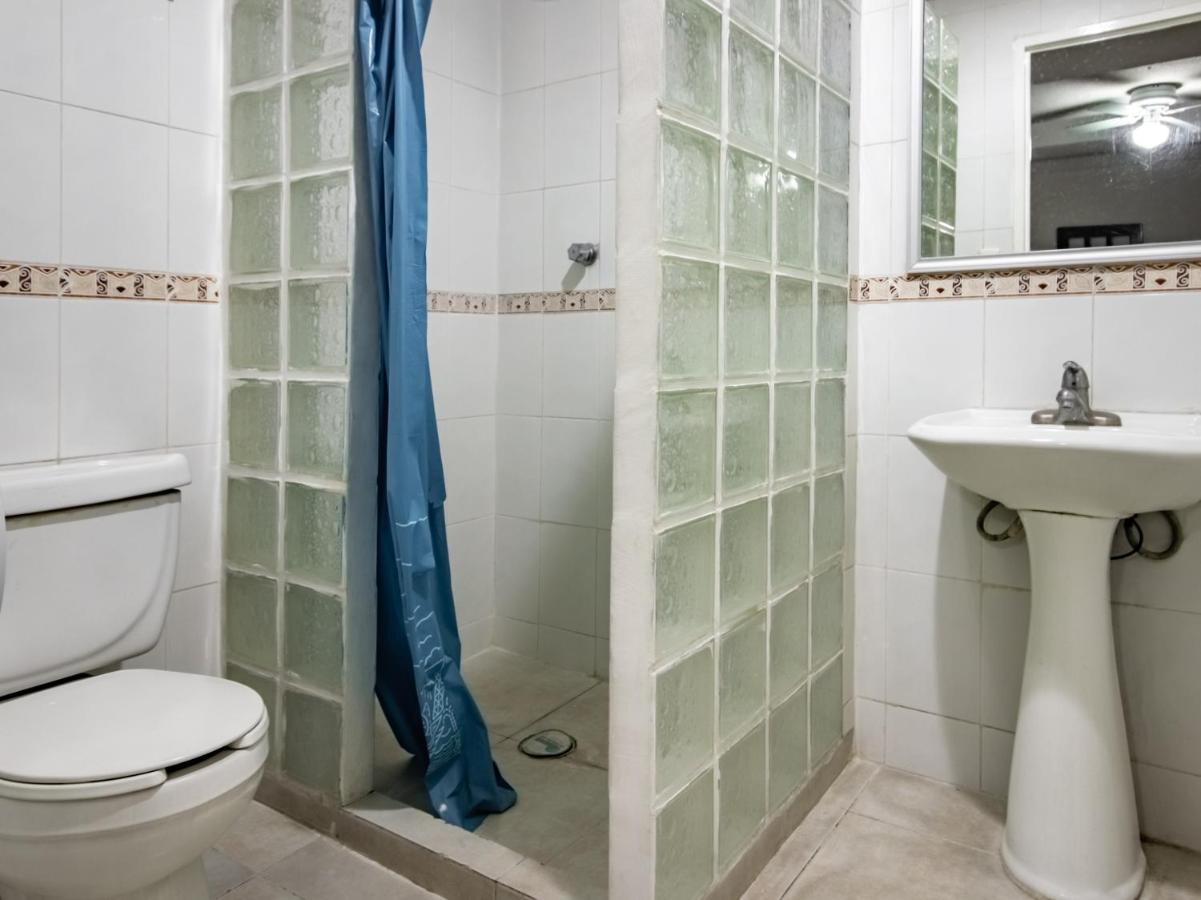 Hotel Halley Леон Екстер'єр фото