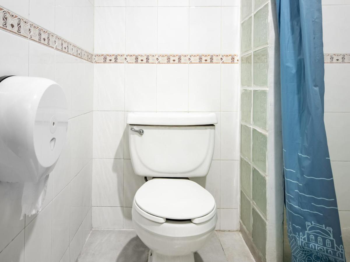 Hotel Halley Леон Екстер'єр фото